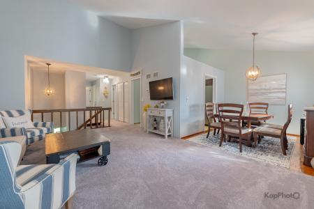29W400 Thornwood Lane, Warrenville, Illinois 60555, USA