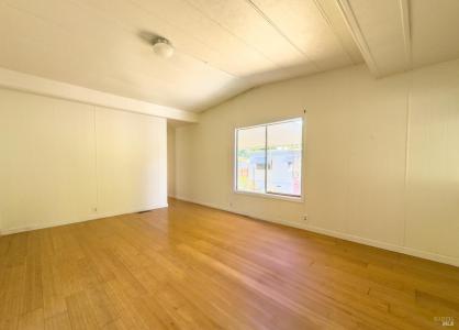 19401 Walker Road #12, Willits, 加州 95490, 美國