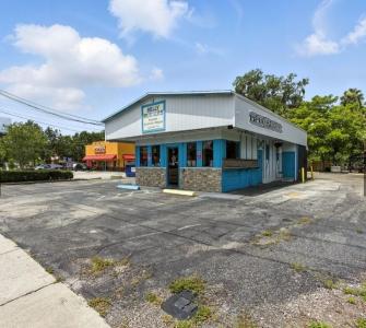 930 N WOODLAND BOULEVARD, DELAND, פלורידה 32720, ארצות הברית של אמריקה