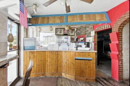930 N WOODLAND BOULEVARD, DELAND, פלורידה 32720, ארצות הברית של אמריקה