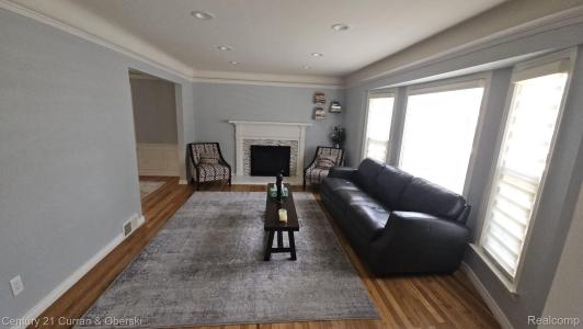 24917 Ward Street, Dearborn, Мичиган 48124, Соединенные Штаты