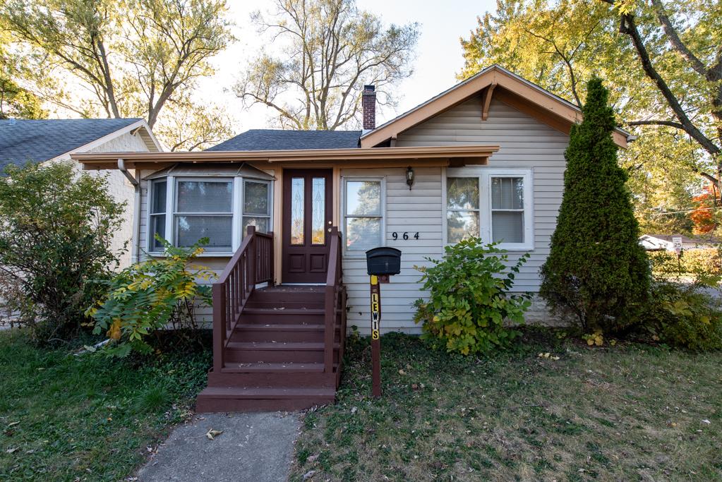 964 N Lewis Avenue, Waukegan, Illinois 60085, USA