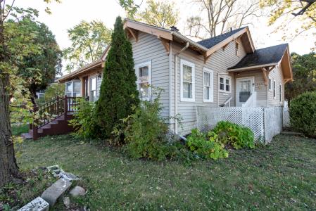 964 N Lewis Avenue, Waukegan, Illinois 60085, USA