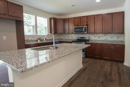 1600 Hudgins Farm Circle, Fredericksburg, バージニア 22408, アメリカ合衆国