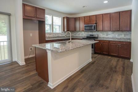 1600 Hudgins Farm Circle, Fredericksburg, バージニア 22408, アメリカ合衆国