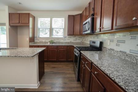 1600 Hudgins Farm Circle, Fredericksburg, バージニア 22408, アメリカ合衆国