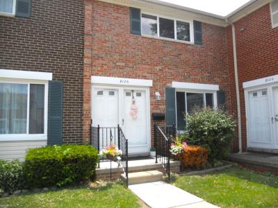 8126 Farnum, Warren, Michigan 48093, USA