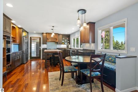 11182 S West Bay Shore Drive, Traverse City, Michigan 49684, Estados Unidos