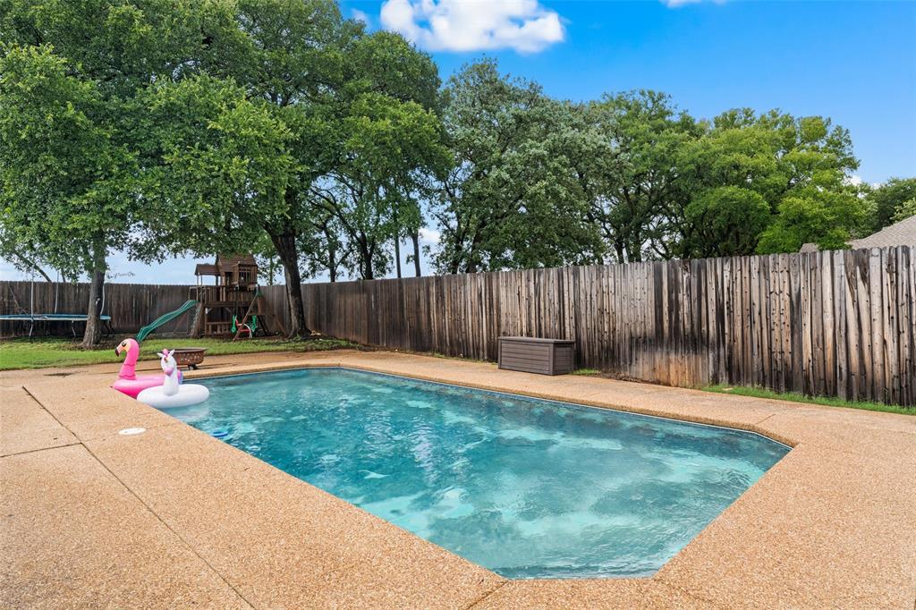 100 Spring Oak Street, Lacy Lakeview, Texas 76705