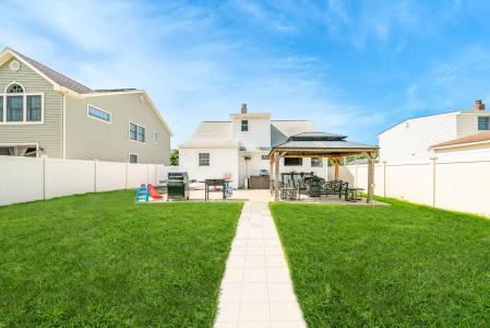 14 Crocus Court, West Babylon, Nova Iorque 11704, Estados Unidos