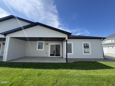 110 Kenner Loop, Bismarck, North Dakota 58504, USA