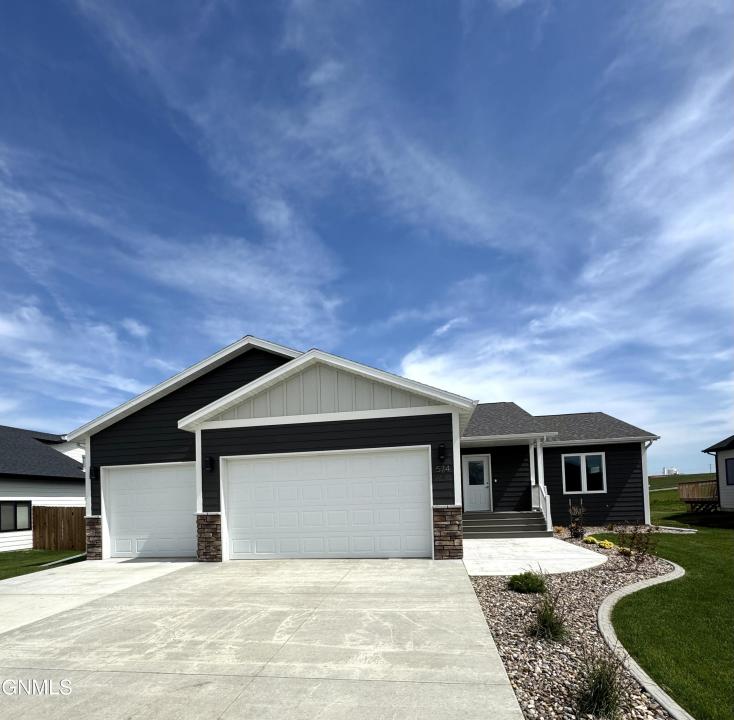 574 River Drive, Dickinson, North Dakota 58601