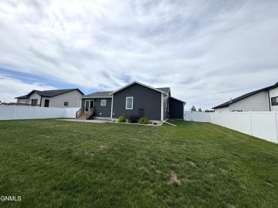 574 River Drive, Dickinson, North Dakota 58601