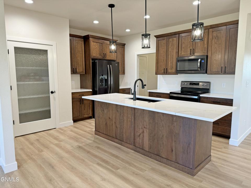 2912 Peach Tree Drive, Bismarck, Dakota Do Norte 58504, Estados Unidos
