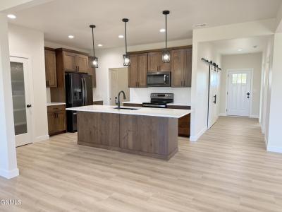 2912 Peach Tree Drive, Bismarck, ND 58504, USA