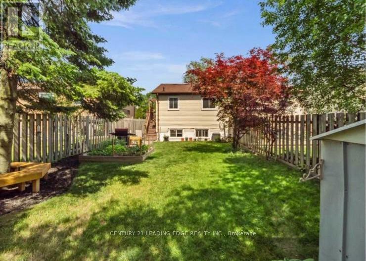 174 CASTLEBAR CRESCENT, Oshawa (vanier), Ontario L1J 7B4, Kanada
