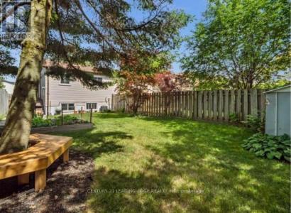 174 CASTLEBAR CRESCENT, Oshawa (vanier), Ontario L1J 7B4, Kanada