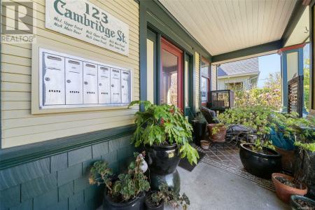 123 CAMBRIDGE STREET, Victoria, British Columbia V8V 4B1, Canada