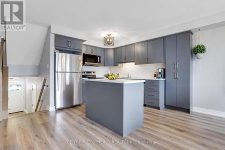 10 STAPLES BOULEVARD, Smiths Falls, Ontario K7A 0B6, Canada