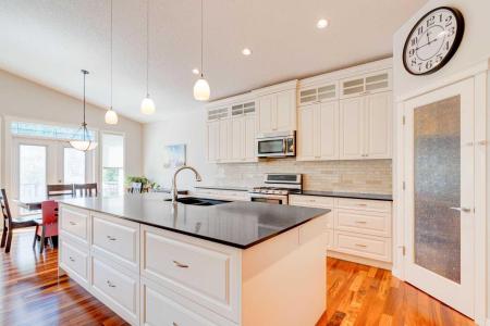 2166 HILLCREST GREEN SW, Airdrie, Alberta T4B 3W1, Canada