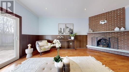 50 BEDFORD PARK AVENUE, Richmond Hill (crosby), 온타리오주 L4C 2N8, 캐나다