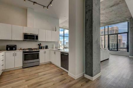 1010 6 STREET SW, Calgary, アルバータ T2R 1B4, カナダ