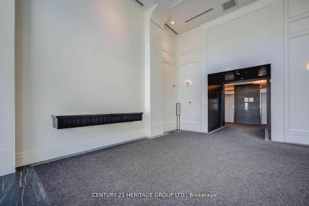 33 FREDERICK TODD WAY, Toronto, Ontario M4G 0C9, Canada
