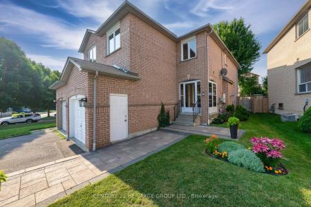 582 WALPOLE CRESCENT, Newmarket, Ontario L3X 2B4, Canada