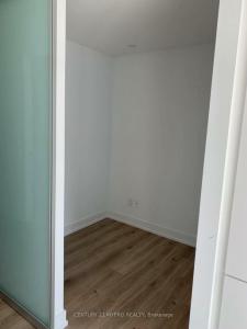 161 ROEHAMPTON AVENUE, Toronto, Ontario M4P 0C8, Canada
