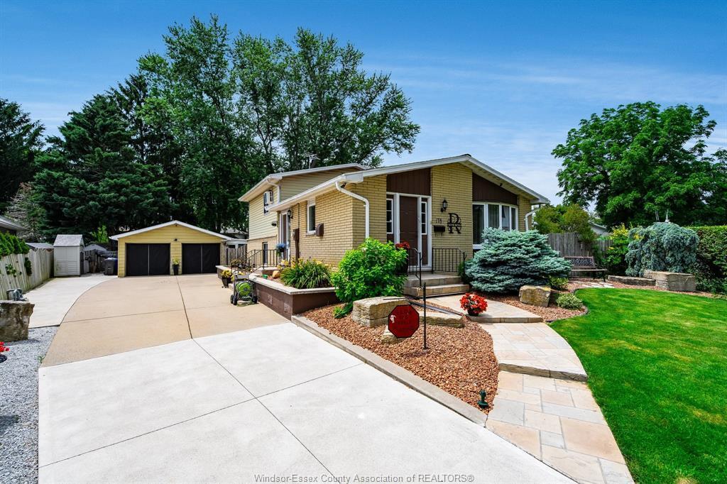 178 ALLEN COURT, Kingsville, Ontario N9Y 2H9, Canada