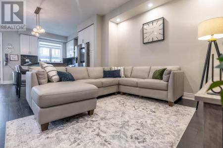 1123 HAMMAN WAY, Milton (fo Ford), أونتاريو L9E 1K2, كندا