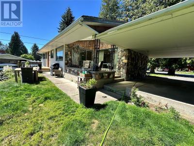 2629 9TH AVENUE, Castlegar, 브리티시 컬럼비아주 V1N 2Y9, 캐나다
