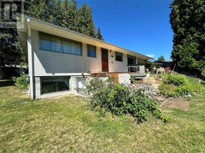 2629 9TH AVENUE, Castlegar, 브리티시 컬럼비아주 V1N 2Y9, 캐나다
