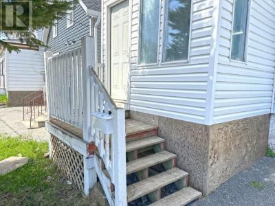 32 BENDELL STREET, Thunder Bay, Ontario P7A 4S7, Canada