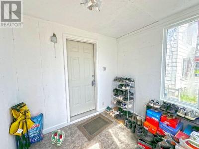 32 BENDELL STREET, Thunder Bay, Ontario P7A 4S7, Canada