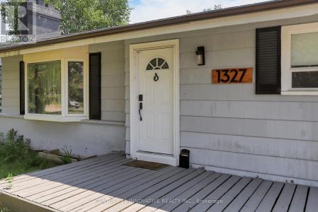 1327 COMMERCE STREET, Pickering (bay Ridges), 安大略省 L1W 1E1, 加拿大