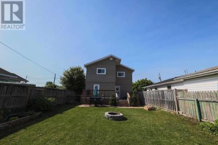 328 KINGSFORD RD, Sault Ste. Marie, Ontario P6C 2W4, CANADÁ