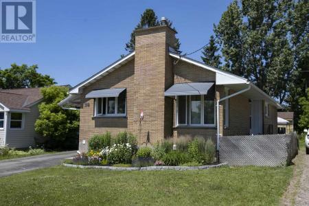 108 SMALE AVE, Sault Ste. Marie, Ontario P6B 1S5, Canadá