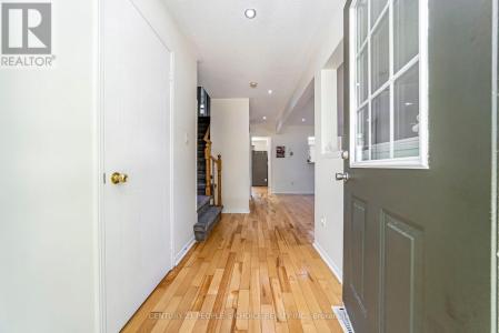 5255 GUILDWOOD WAY, Mississauga (hurontario), 安大略省 L5R 4A8, 加拿大