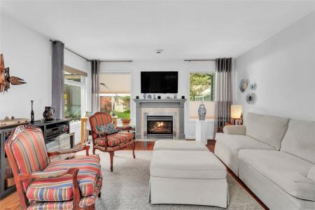 1530 KELGLEN CRESCENT, Kelowna, British Columbia V1Y 6K7, Canada