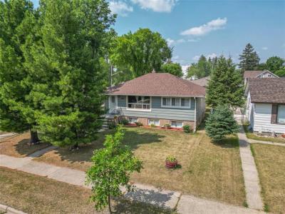 1064 12TH STREET, Brandon, Manitoba R7A 4N6, Canada