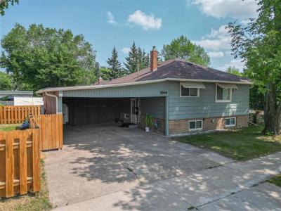 1064 12TH STREET, Brandon, Manitoba R7A 4N6, Canada