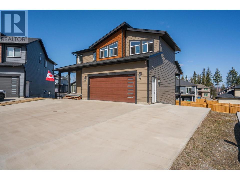 2944 ELLINGTON COURT, Prince George, British Columbia V2N 0G3, Canada