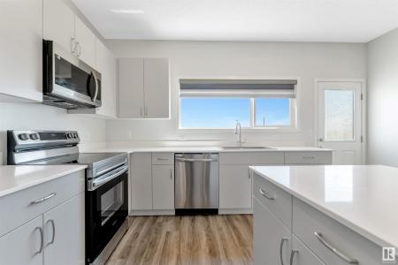 7135 46A ST STREET, Beaumont, Alberta T4X 3B1, Canadá