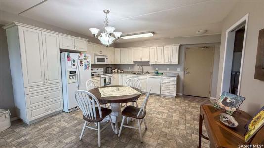 2 18TH STREET, Battleford, Saskatchewan S0M 0E0, Canada
