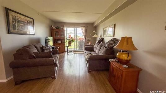 2 18TH STREET, Battleford, Saskatchewan S0M 0E0, Canada