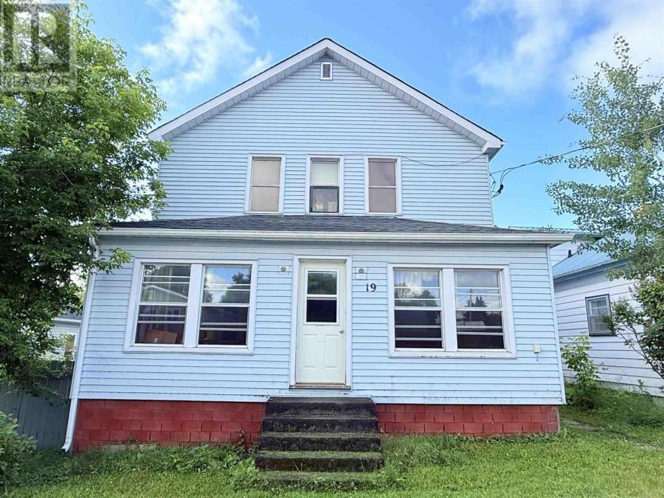19 KING ST, Sioux Lookout, Ontario P8T 1C8, Canadá