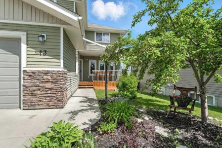 13 CHINOOK STREET, Blackfalds, Alberta T4M 0B8, Canada