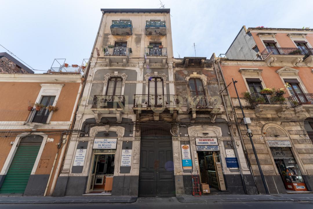 Via Antonino di Sangiuliano, Catania, Sicilia 95127, איטליה