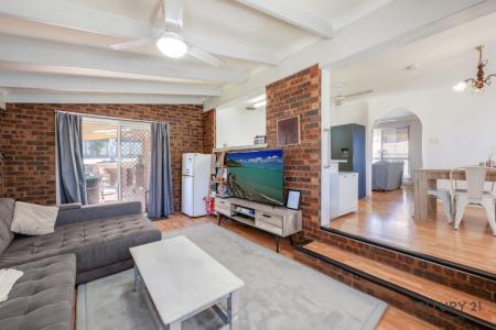 9 Hilltop Parade, Avoca, QLD 4670, Australia